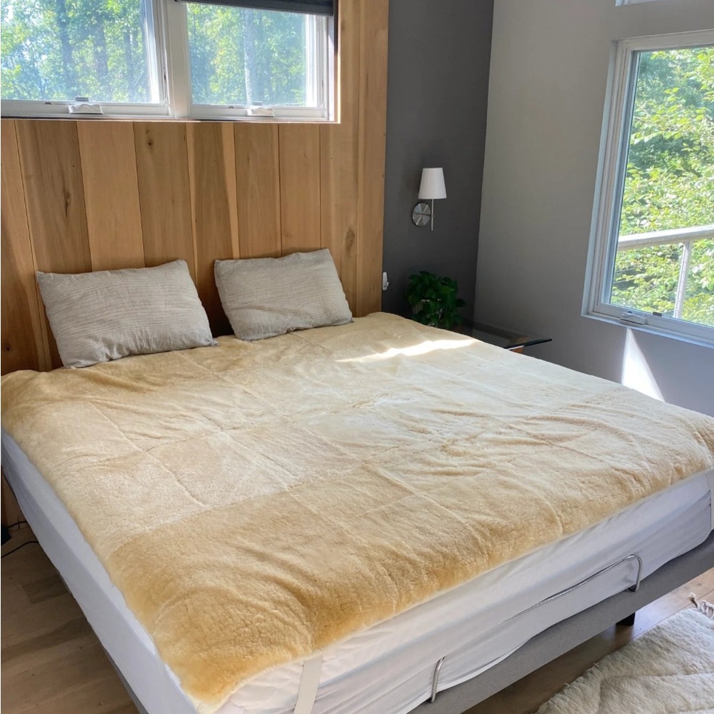 Cozy Organic Sheepskin Mattress Cover Queen Size